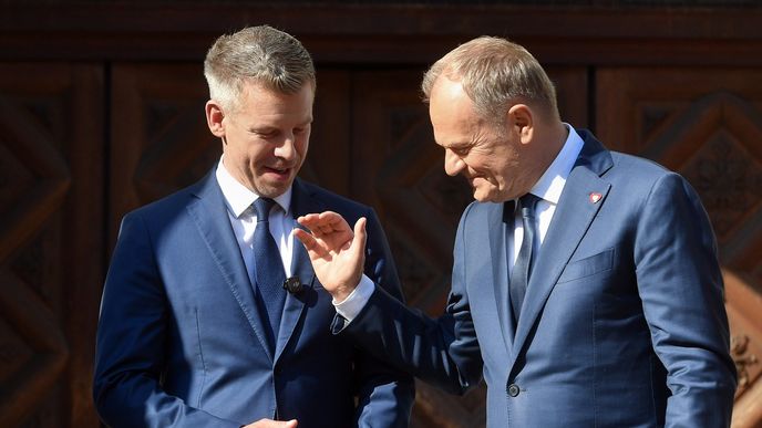 Polský premiér Donald Tusk nabízí Maďarsku pomoc s diverzifikací energií. Šéf vlády v Budapeši Péter Magyar tvrdí, že LNG z Baltu je drahý. Polský premiér Donald Tusk nabízí Maďarsku pomoc s diverzifikací energií. Šéf vlády v Budapeši Péter Magyar tvrdí, že LNG z Baltu je drahý.