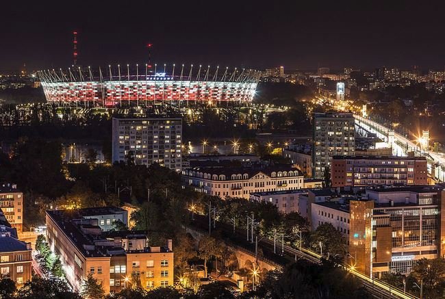 Supermoderní Národní fotbalový stadion, pýcha současného Polska.