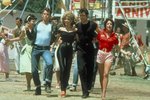 Zleva: Jeff Conaway, Olivia Newton-John, John Travolta a Stockard Channing. Každý prožil ve svém životě několik ran osudu...