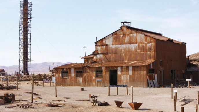 Pomalá zkáza. V některých částech pouště Atacama i desítky let nezaprší, ruiny Humberstonu tak reznou a chátrají velmi pomalu.