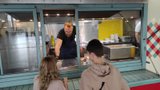 Pro ukrajinské uprchlíky vaří v Brně zdarma: Obětovali na to vlastní úspory