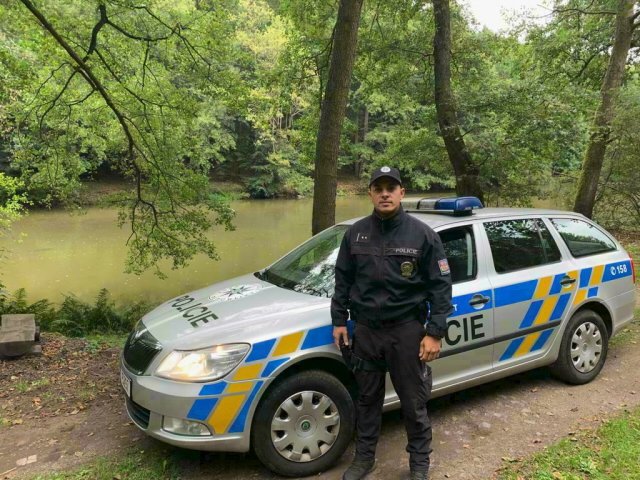 Pohřešovaný autista zmizel ze zahrady na koloběžce: Policisté ho vytáhli z řeky.