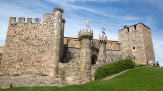 Templářský hrad v Ponferradě střežil poutníky do Santiaga de Compostela. Málem byl zbourán kvůli stadionu