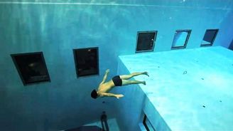 Obrazem: Freediving v nejhlubším bazénu světa