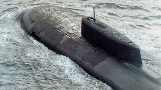 Ruskou ponorku se podařilo uhasit, požárem prý příliš neutrpěla