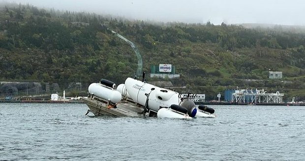 Experti o záchraně posádky z ponorky: I kdyby se vynořili včas, udusí se!