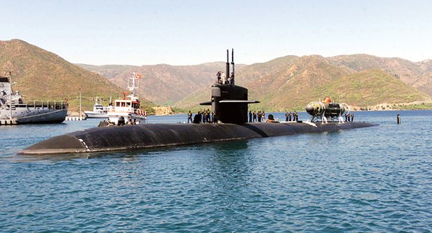 Vojenská technika: Ponorka USS Dallas SSN-700