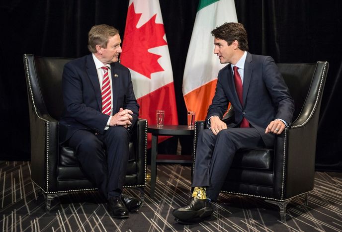 Kanadský premiér Justin Trudeau – influencer v nošení zábavných ponožek