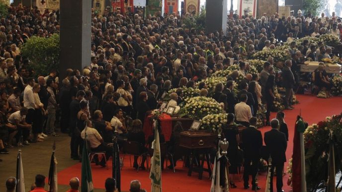 Státní pohřeb obětí pádu mostu Ponte Morandi v Janově