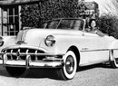 Všechny vozy Pontiac Chieftain ročníku 1949 a 1950 měly na bocích za předními koly nápis „Silver Streak“. Jmenovaly se tak lišty na kapotě.