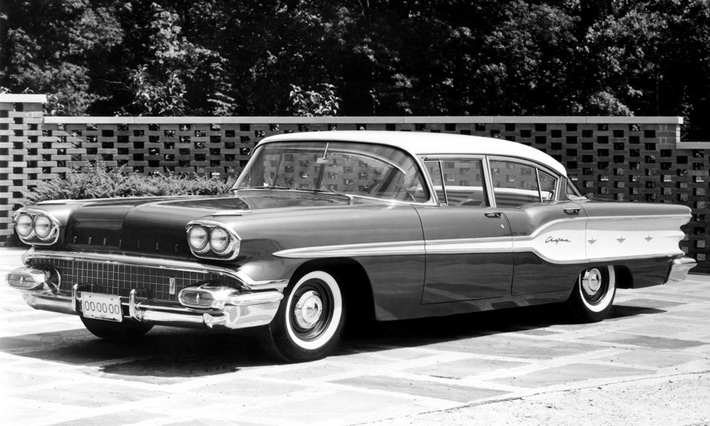 Modely Chieftain ročníku 1958 poháněly motory V8 s objemem zvětšeným na 6 litrů a výkonem až 288 k (212 kW).