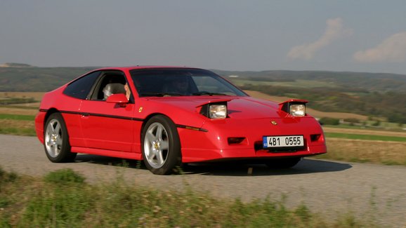 Řídili jsme Pontiac Fiero. Vážně je tak špatný, jak se někdy říká?