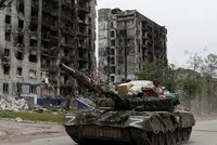 Děsy války: Rusové ničí bytovky s lidmi patro po patru, použili i plamenomety, tvrdí gubernátor