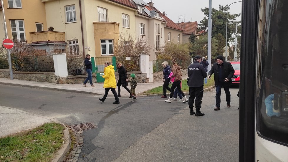 Policie v pátek vyklidila v Brně ukrajinský konzulát kvůli podezřelé zásilce. Nakonec šlo o planý poplach.