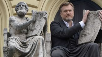 Je horší pít z PET flašky, nebo Homérova Odyssea v režii Christophera Nolana? Je horší pít z PET flašky, nebo Homérova Odyssea v režii Christophera Nolana?