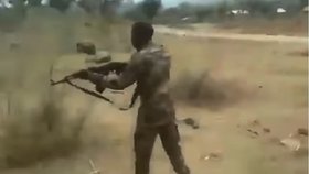 Kamerunští vojáci zastřelili dvě ženy s dětmi