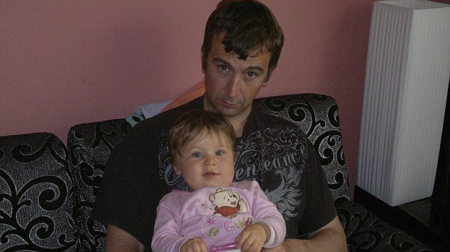 David a jeho dnes čtyřletá dcera - uvidí jí ještě někdy?