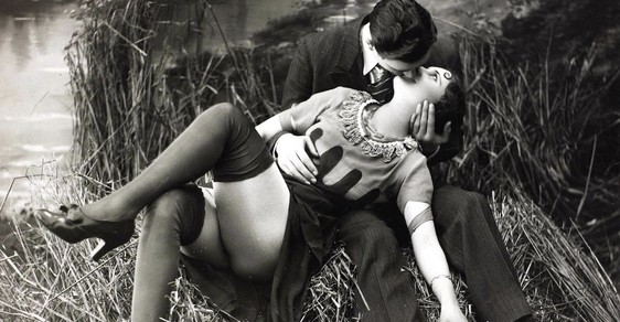 Jak vypadalo zakázané porno na pohlednicích z 20. let minulého století, budete se divit Jak vypadalo zakázané porno na pohlednicích z 20. let minulého století, budete se divit