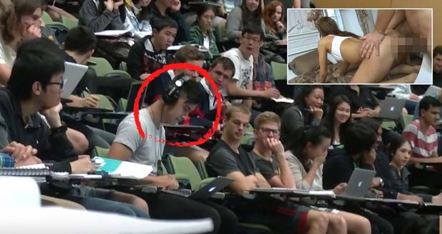 Trapas! Student si při přednášce pustil porno, ale zapomněl vypnout zvuk