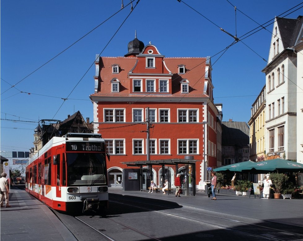 Tramvaj v německém městě Halle se stala dějištěm natáčení pornosnímku. Během dne!