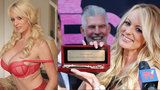 Pornoherečku ze soudní pře s Trumpem oslavovali v Hollywoodu. Dostala klíč od města