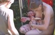 Matka natočila domácí porod a sdílela na internetu: Viděly ho její děti i 1,4 milionu lidí