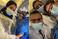 Pasažérka hekticky porodila na palubě letadla: Miminko dostalo od dopravce úžasný dárek