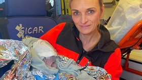 Překotný porod na Přeloučsku: Miminko s matkou odrodili záchranáři