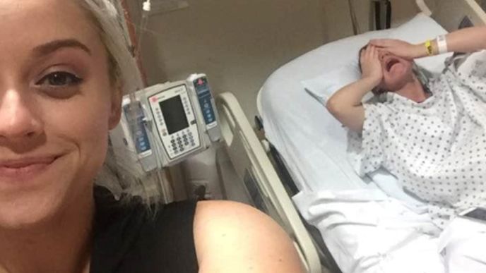 Texasanka si vyfotila selfie s rodící sestrou. Texasanka si vyfotila selfie s rodící sestrou.