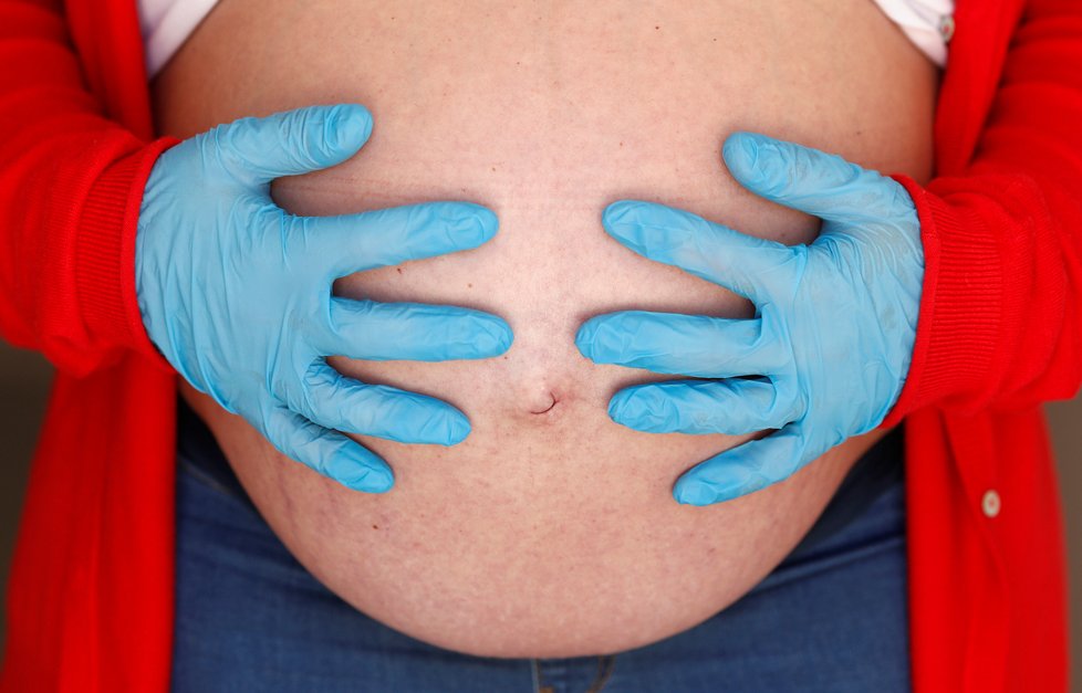 Těhotenství v době pandemie koronaviru: Nastávající maminka ve Španělsku