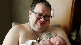 Silné okamžiky porodu ve fotografiích! Když bolest a vyčerpání střídá štěstí