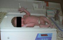 Drama při domácím porodu: Děťátku nebilo srdce... Matka odmítla převoz do nemocnice!