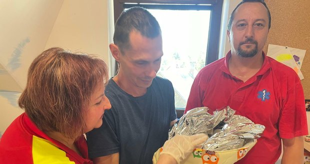 Po překotném porodu v Palkovicích záchranáři pomohli na svět chlapečkovi.