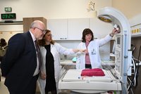 Rekonstrukce porodního centra U Apolináře vyšla na desítky milionů: Rodičkám budou více k dispozici asistentky