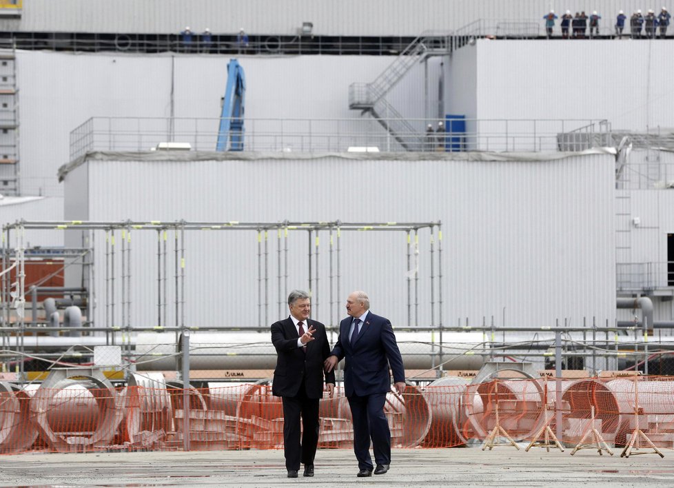 Prezidenti Porošenko (Ukrajina) a Lukašenko (Bělorusko) v Černobylu při vzpomínkové akci na neštěstí