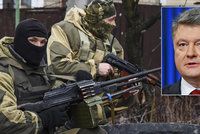 Drama při prezidentské cestě na Donbas: Porošenko se prý dostal do přestřelky