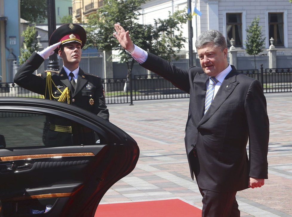 Od Porošenka se očekává, že nalezne řešení současné ukrajinské krize.