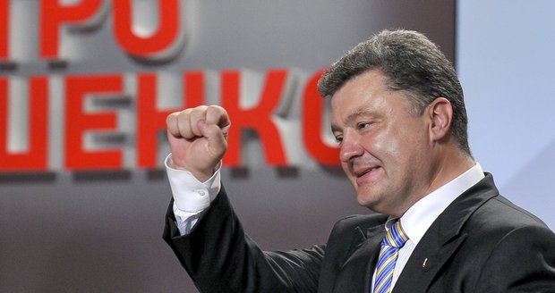 Předpokládaný ukrajinský prezident Petro Porošenko je připraven vést jednání s Ruskem s využitím prostředníků z USA a Evropské unie.