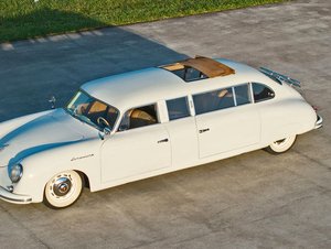 Tohle Porsche 356 vzniklo kvůli svatbě. Limuzínu postavili z několika vozů