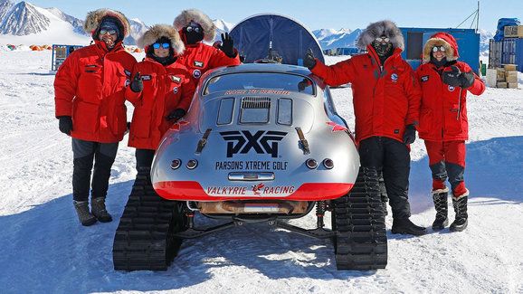 Polární Porsche 356 na lyžích už dorazilo na Antarktidu