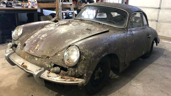 Tohle Porsche 356 sotva drží pohromadě. Má ale něco, co jen tak neuvidíte