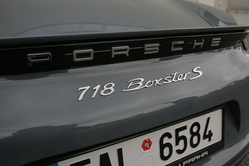 Porsche 718 Boxster S PDK