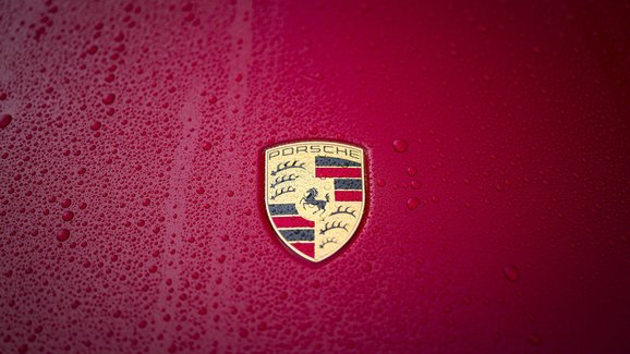 Porsche začne příští rok testovat syntetická paliva, zachrání spalovací motory?