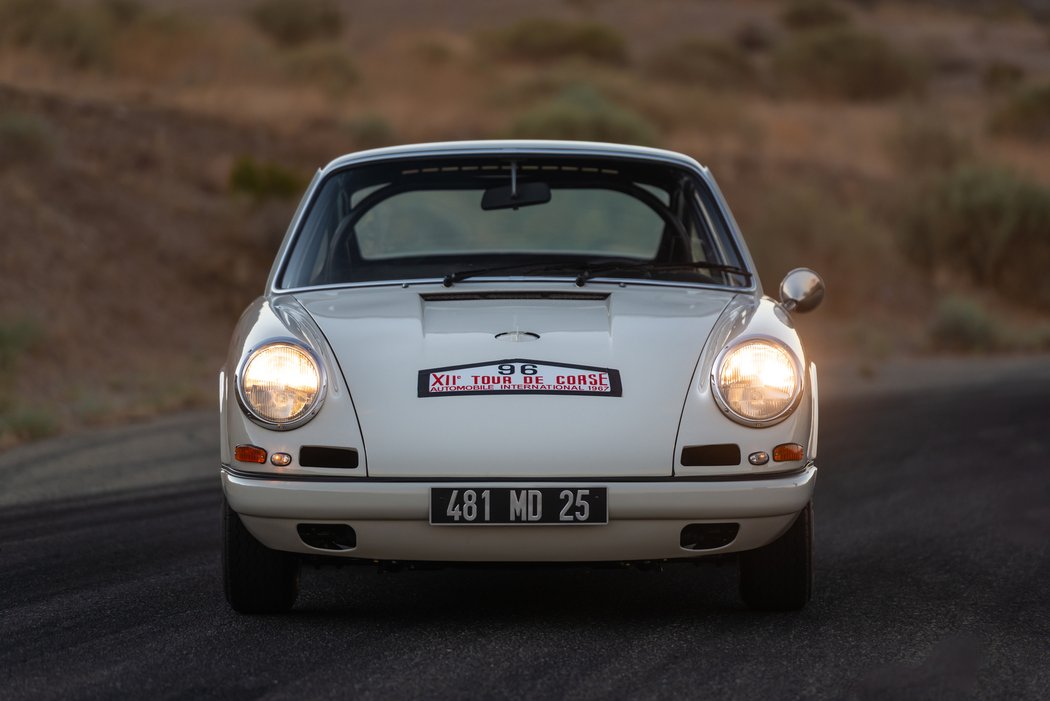 Porsche 911 R z roku 1968 se prodalo za 3.360.000 dolarů, což je v přepočtu asi 73 milionů korun.