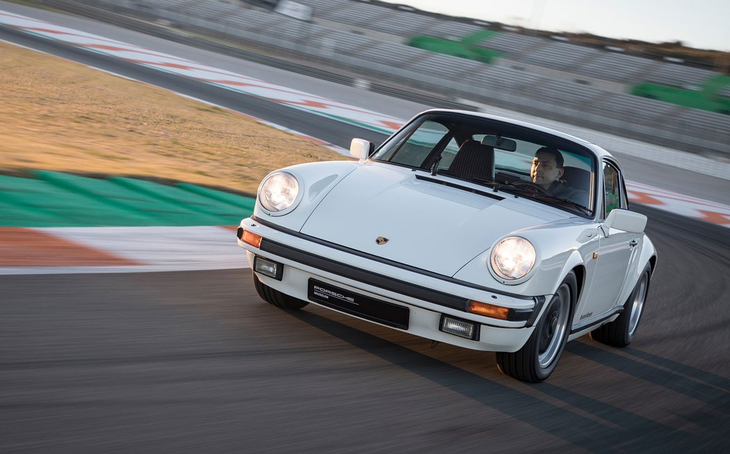 Porsche 911 Carrera 3.2 Coupe