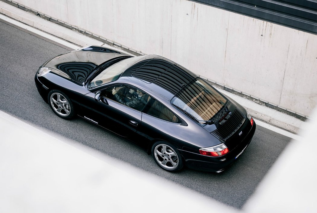 Porsche 911 Carrera 4 (996)