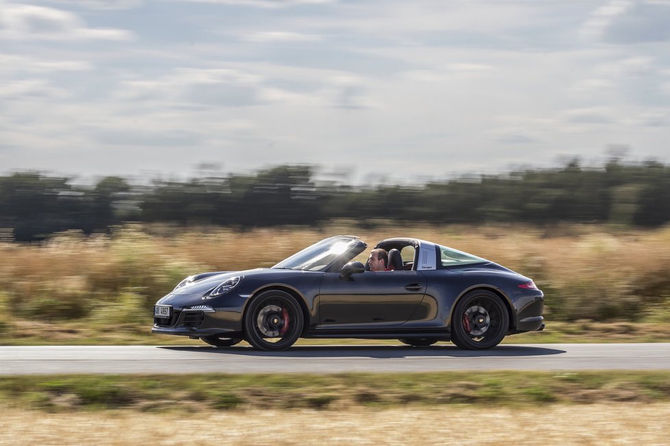 Porsche 911 Carrera 4 GTS