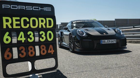 Nejrychlejším silničním vozem na Nürburgringu je upravené Porsche 911 GT2 RS