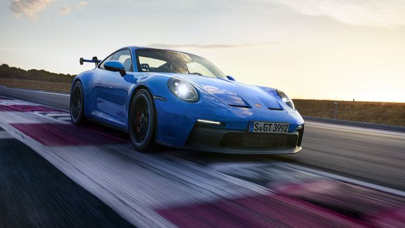 Porsche 911 GT3 oficiálně: Láká na 510 koní, závodní geny i manuální převodovku