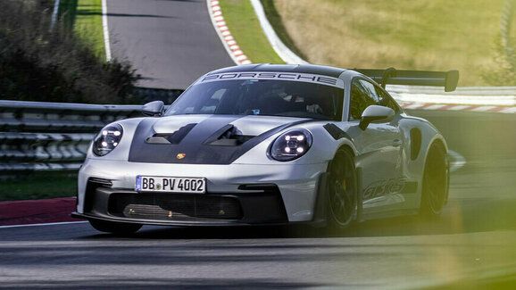 Záchrana spalovacích motorů? Porsche oficiálně spustilo výrobu syntetického paliva